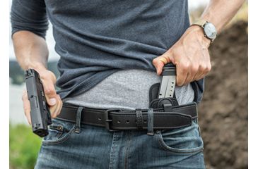 Image of Alien Gear Holsters Grip Tuck Mag Holster, Double Stack, Long, Black, GM-DS-L-D