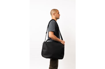 Image of Peak Design 25L Travel Weekender, Black, Large, BTRW-25-BK-2