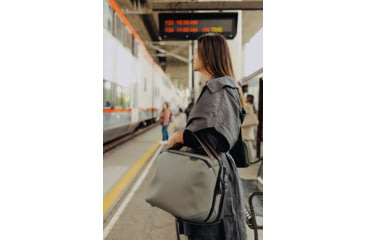 Image of Peak Design 25L Travel Weekender, Stone, Large, BTRW-25-ST-2