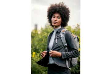 Image of Peak Design Everyday V2 Backpack, 20 Liters, Ash, BEDB-20-AS-3