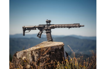 Image of STNGR VLCN M-Lok Free Float Handguard for AR15/M4, Anodized Black, 15 in, 15VLCN