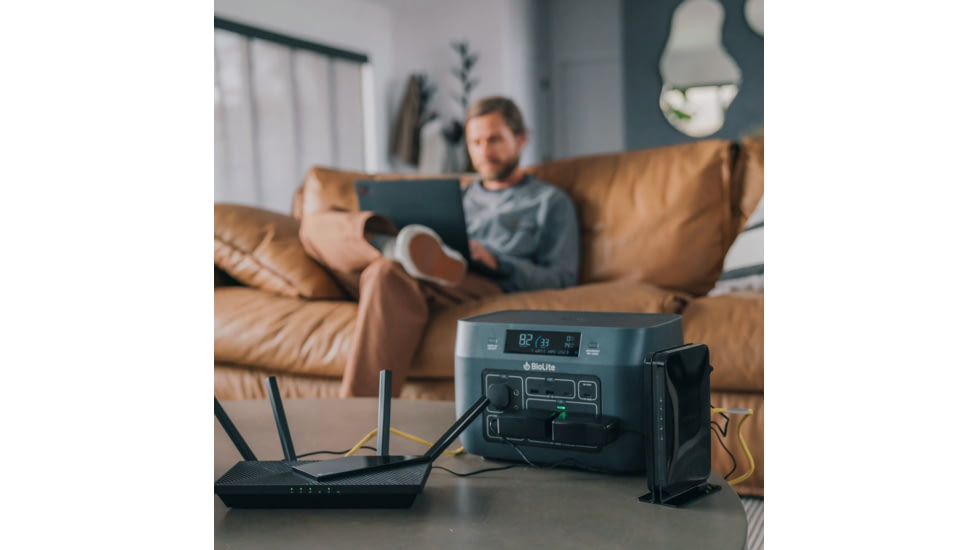 BioLite BaseCharge 600 Portable Power Station, Black, BGA0101