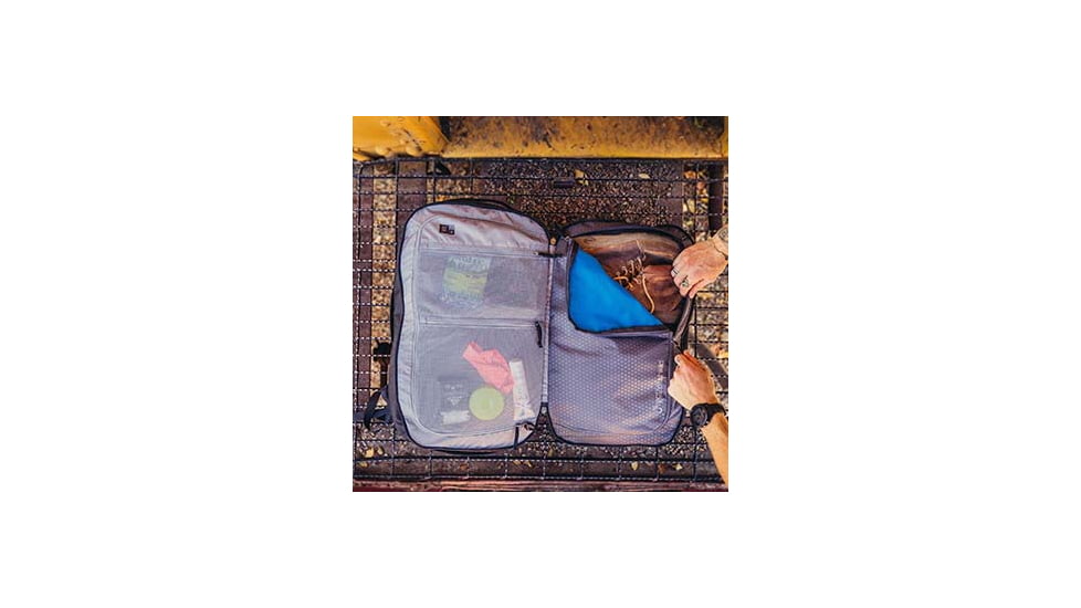 Gregory Border Traveler 30 L Pack, Total Black, One Size, 139312-2426
