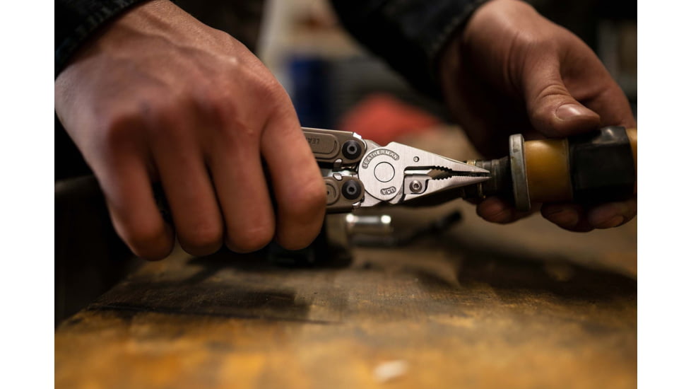 Leatherman ARC Multi-Tool, 2.76in, MagnaCut Stainless Steel Blade, Talos 420 Stainless Steel Handle, 833328