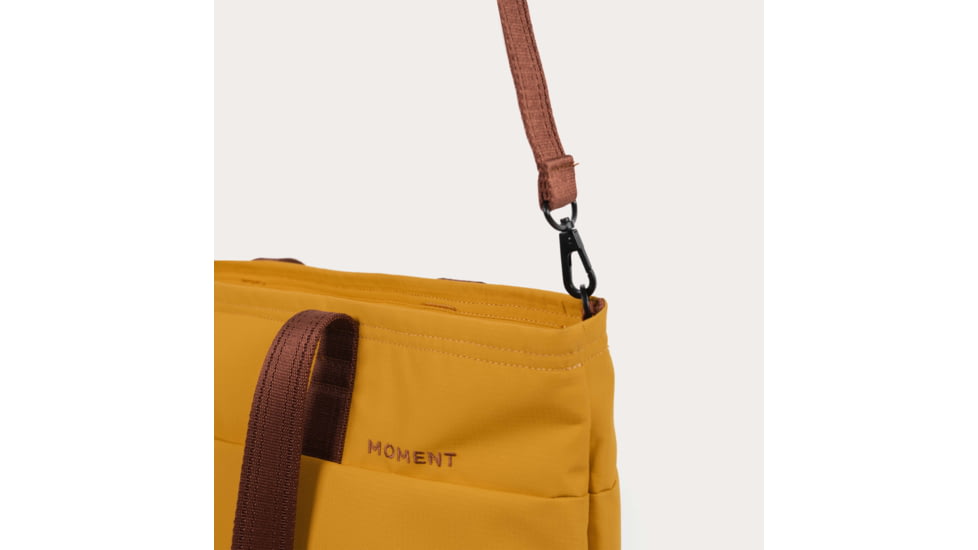 Moment 19L Everything Tech Tote, Workwear, 106-198