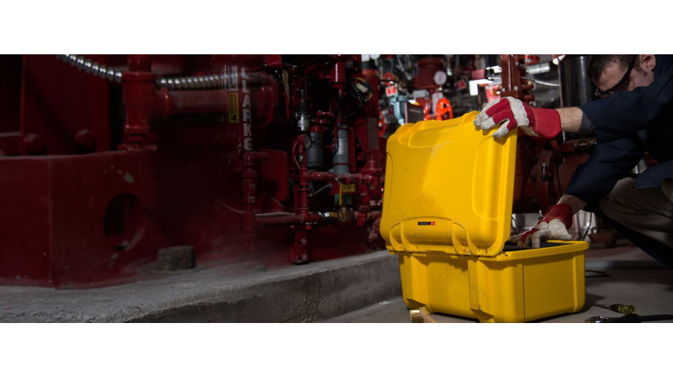 Nanuk 933 Hard Case w/ Padded Divider, 19.9in, Yellow, 933S-020YL-0A0