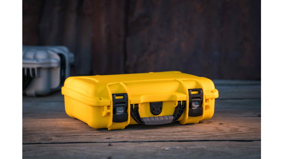 Nanuk 910 Protective Case w/ Cubed Foam