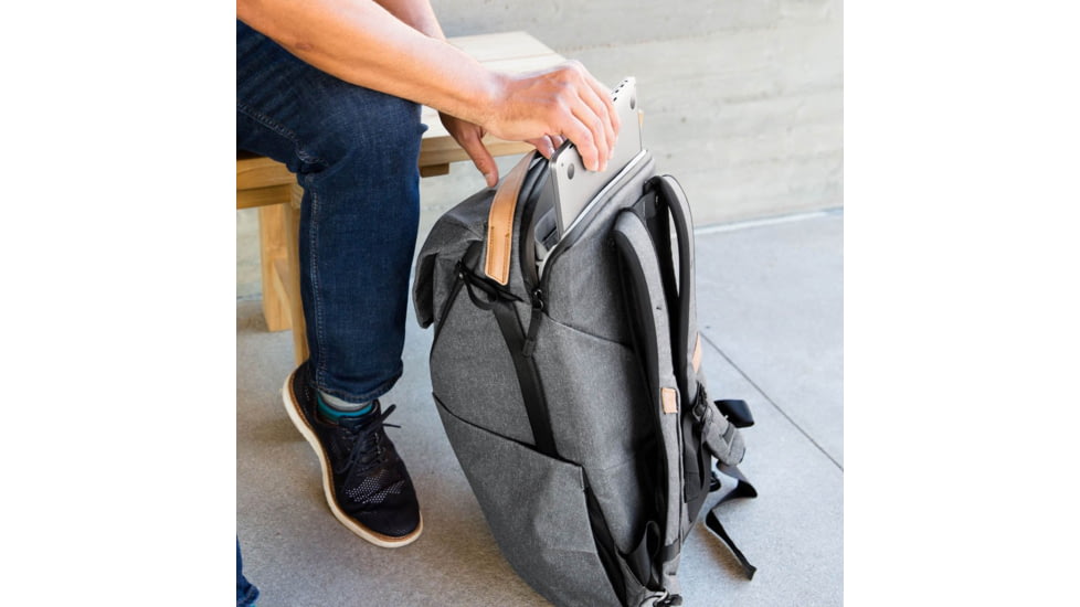 Peak Design Everyday 20 Liters v2 Backpack, Charcoal, BEDB-20-CH-2