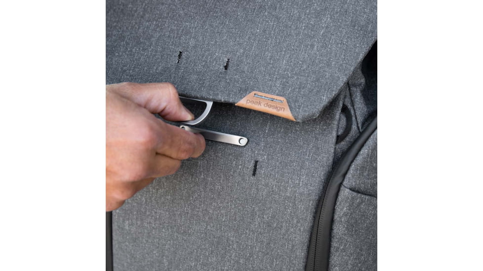 Peak Design Everyday 20 Liters v2 Backpack, Charcoal, BEDB-20-CH-2