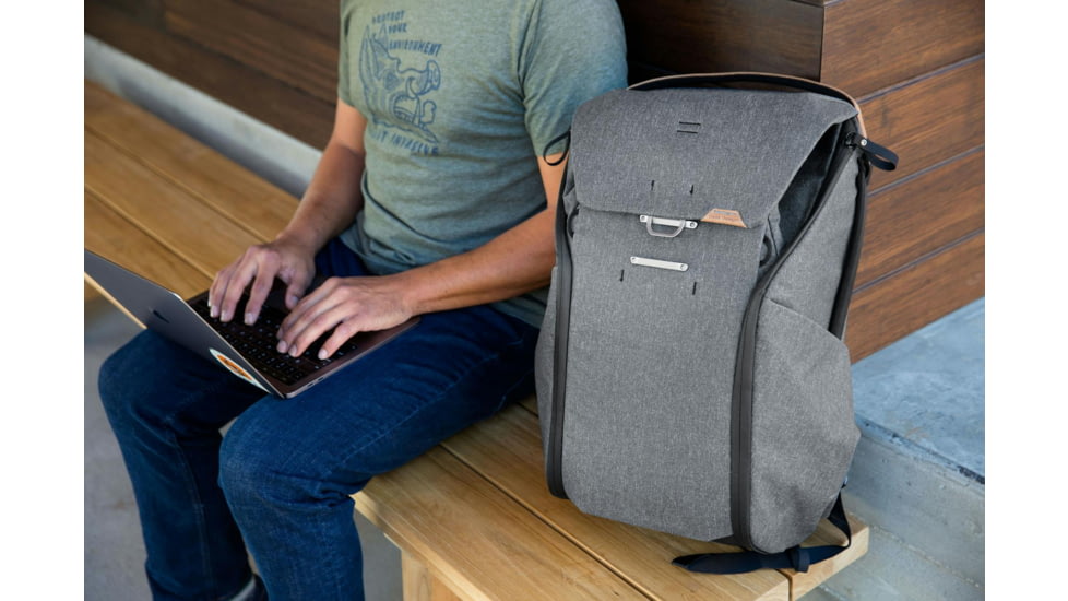 Peak Design Everyday V2 Backpack, 30 Liters, Charcoal, BEDB-30-CH-3