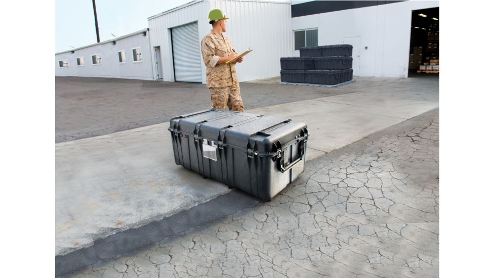 Pelican 0550 Transport Case w/out Foam - Black 0550-001-110
