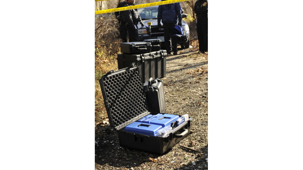 Pelican Storm Cases iM2600 Dry Box, Black w/ Cubed Foam iM2600-00001