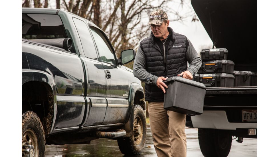 Pelican VAULT V250 Case, Ammo, 6.3x12.7x10 inch Internal, 16.27x7.9x11.93 inch External Dimension, Black, VCV250-0010-BLK