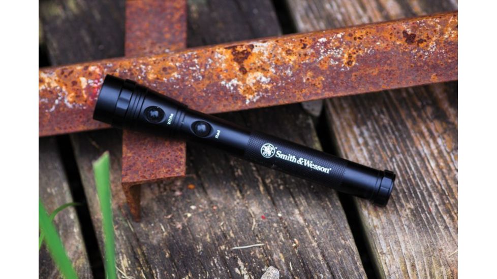 Smith &amp; Wesson Powertech Galaxy 6 Flashlight, Black body, 3 White LED, 3 Red LED 110242