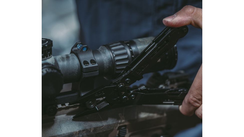 SOG Specialty Knives &amp; Tools Poweraccess Deluxe, Black - PA2002-CP