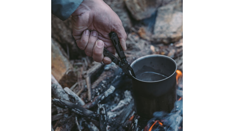 SOG Specialty Knives &amp; Tools Powerpint, Black - PP1002-CP