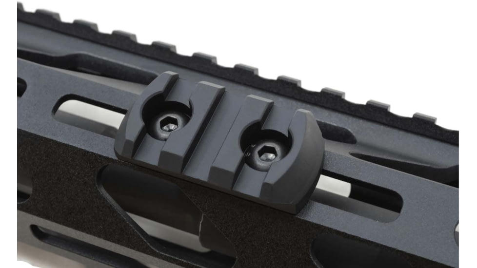 STNGR M-Lok 3 Slot Picatinny Rail Section, Black, 9Y-RTNI-WELB