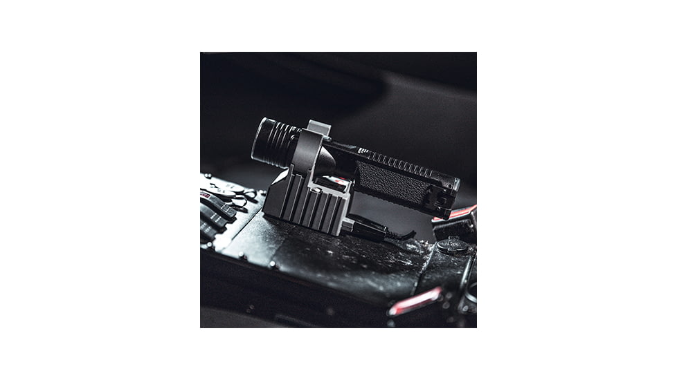 Streamlight Stinger 2020 LED 2000 Lumen Flashlight w/o charger, w/Y USB Cord &amp; Lanyard, Black, 78100